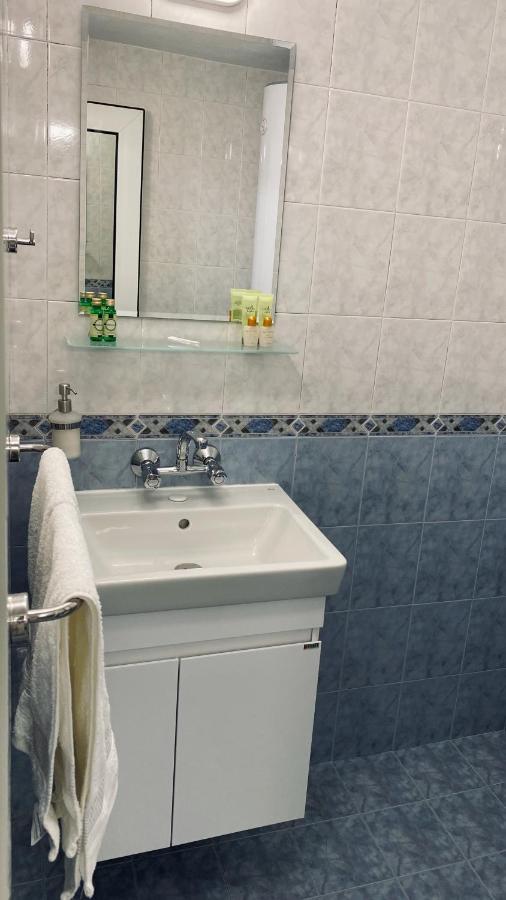 Centrally Located Apartment In Varna Luaran gambar