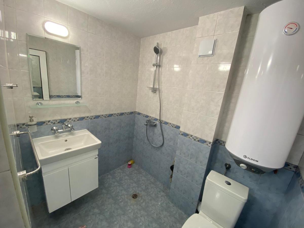 Centrally Located Apartment In Varna Luaran gambar