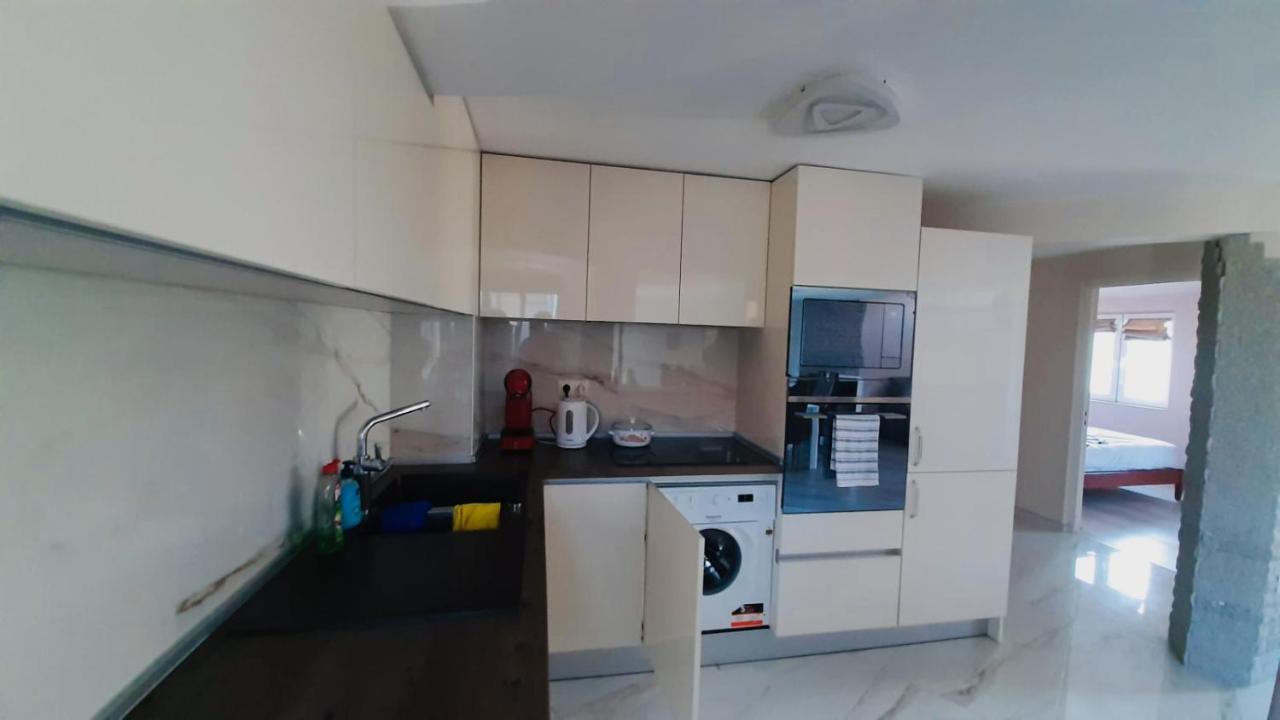 Centrally Located Apartment In Varna Luaran gambar