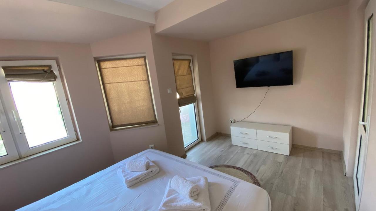 Centrally Located Apartment In Varna Luaran gambar