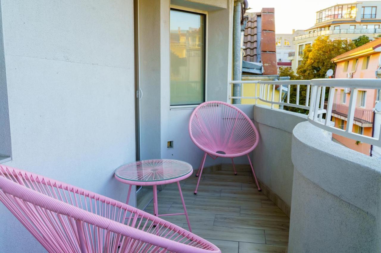 Centrally Located Apartment In Varna Luaran gambar