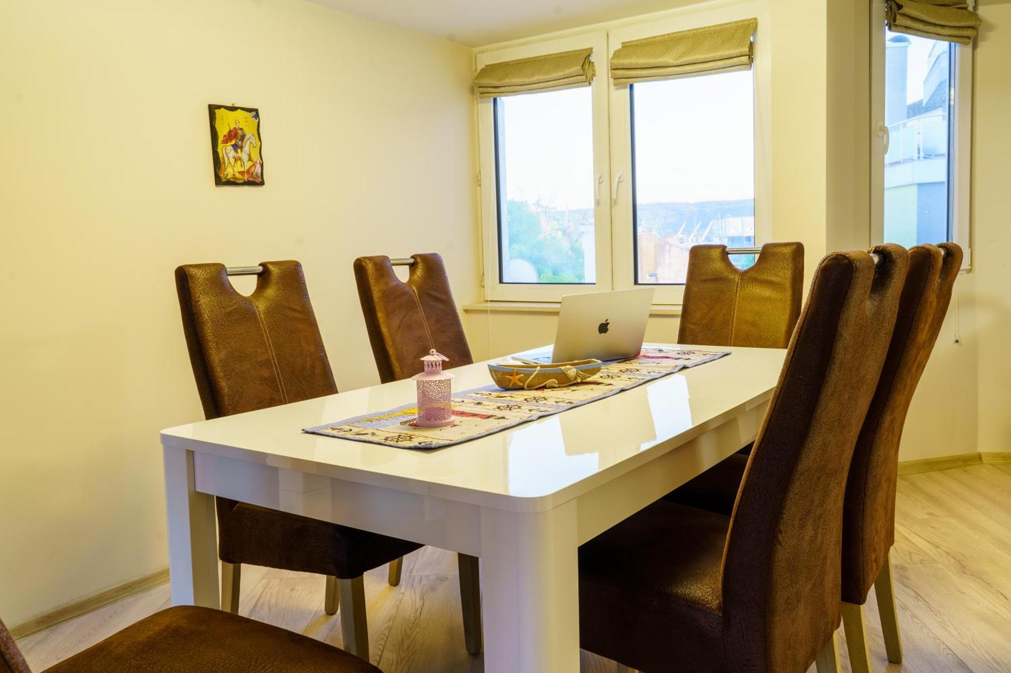 Centrally Located Apartment In Varna Luaran gambar